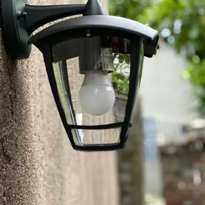Lampa tip felinar, montare fatada, LED E27, IP44, carcasa din aluminiu, negru