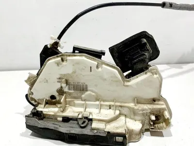 Broasca usa stanga fata 5K1837015E Volkswagen Golf 7 (2012-2017)