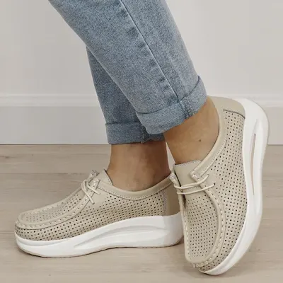 Sneakersi bej perforati din piele naturala 5129 M4