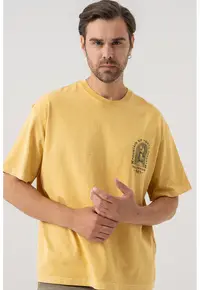 Tricou din bumbac cu imprimeu discret - Galben sofran