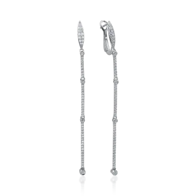 Cercei lungi din aur alb cu diamante de 0.52ct