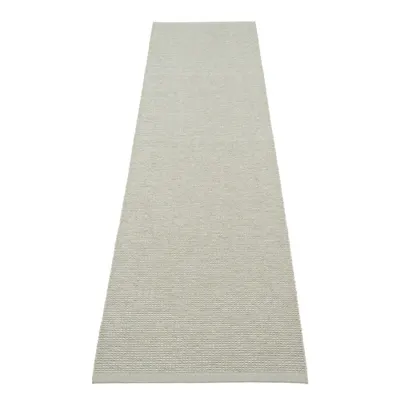 Covor tip traversă pentru interior și exterior verde deschis 70x300 cm Emm Sage – Pappelina