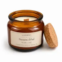 Lumânare parfumată din ceară de soia Nocturne d’Oud - Bujor și Oud 90 g - Chihlimbar