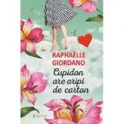Cupidon are aripi de carton