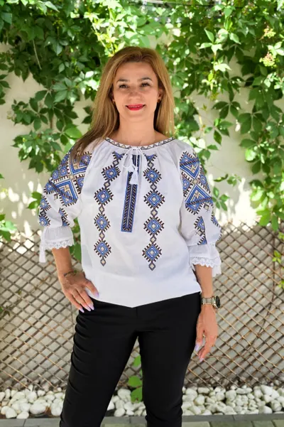 Ie Traditionala Mariana 5