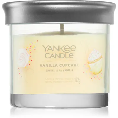 Yankee Candle Vanilla Cupcake lumânare parfumată 122 g