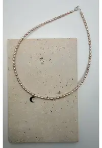 Colier handmade - realizat din perle de cultura roz - pandantiv semiluna argint925 - inchiderile argint925
