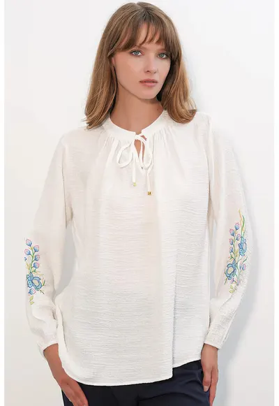 Bluza supradimensionata - alb prafuit - broderie - crep viscoza-nailon