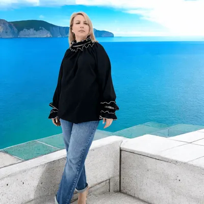 Bluza neagra stilizata traditional Amalia