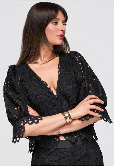 Bluza dama scurta cu decolteu V si maneci bufante - slim fit OW-TS-E0043 - Negru