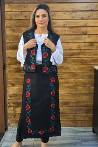 Costum Traditional Vesta si Fote Flori 2