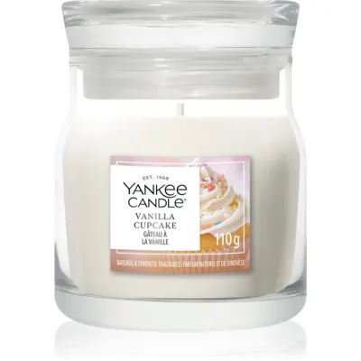 Yankee Candle Vanilla Cupcake lumânare parfumată Signature 110 g