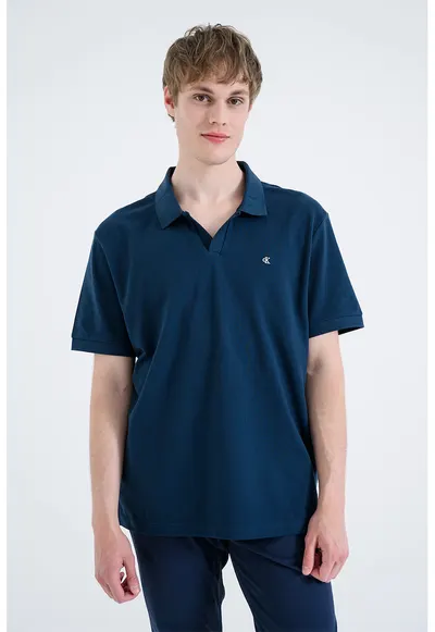 Tricou polo cu logo brodat discret - Albastru petrol