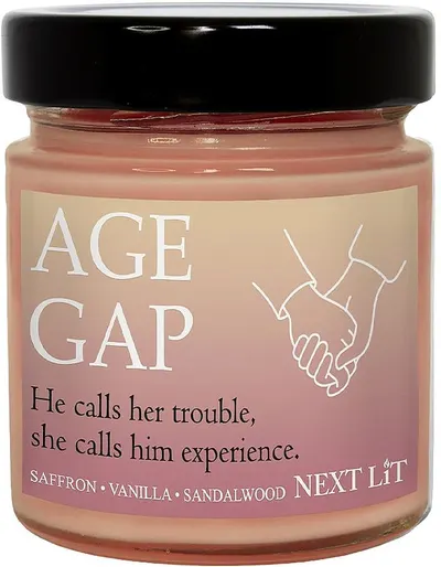 Lumânare parfumată Next Lit Burning Tropes - Age Gap, 180 g