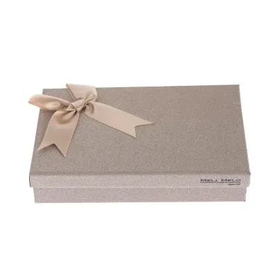 Cutie de cadou cu funda aurie 19 cm