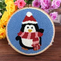 Set creativ pentru brodat Em Art - Pinguin de Crăciun, 20 x 20 cm