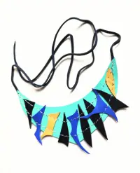 Colier turcoaz cu insertii din piele naturala, festiv ,unicat