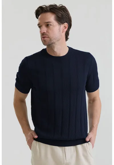 Tricou tricotat cu decolteu la baza gatului - Bleumarin