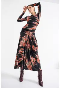 Rochie cu fronseuri si model floral - Negru/Rosu vermillion