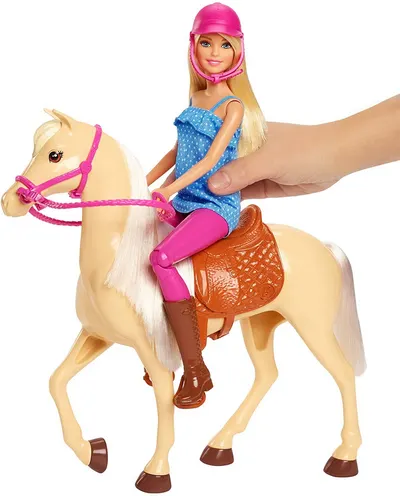 Set jucarii - Barbie - Papusa si cal
