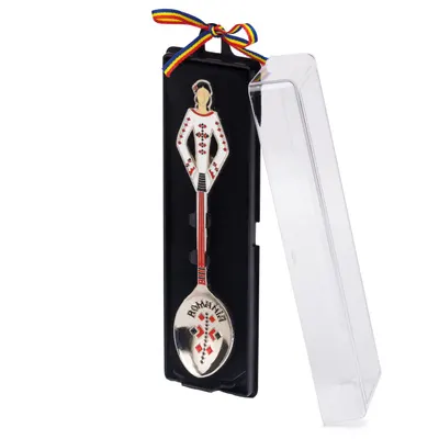 Lingurita - Fetita in costum popular romanesc
