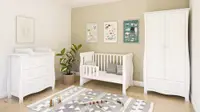 Patut din lemn si MDF Nichiduta Megan II Alb cu sertar,sistem 2 bare detasabile,bariera de protectie inclusa,vopsele ecologice pe baza de apa,margini rotunjite,dimeniuni interioare 120x60cm