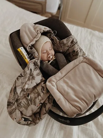 Paturica universala pentru scoica auto bumbaccatifea Magic Jungle Khaki Sleepee 3 tog