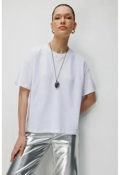 Tricou dama alb - cu guler rotund