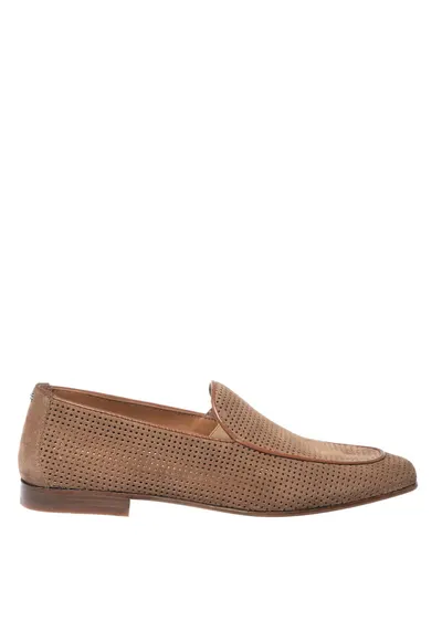 Pantofi loafer de piele intoarsa cu perforatii - Bej