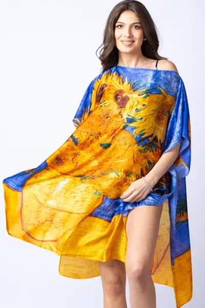 Rochie de plaja tip poncho din matase cu stilizare Floarea Soarelui pe fond albastru
