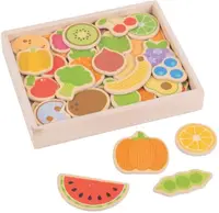 Set magneti din lemn Bigjigs -Fructe si legume, in cutie