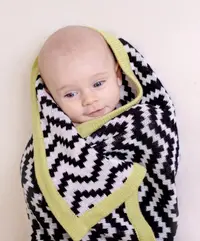 Paturica tricotata din bumbac Chevron Alb si Negru