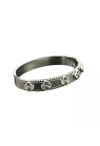 Bratara bangle cu flori in relief - argintie - diametru 6cm