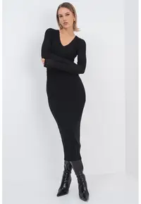 Rochie lunga cambrata cu decolteu in V - Negru