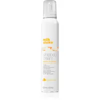 milk_shake® Leave-in Whipped Cream Foam ingrijire leave-in pentru toate tipurile de păr 200 ml