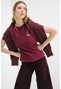 Tricou cu decolteu la baza gatului - Violet tyrian