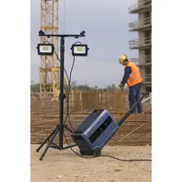 Sistem portabil de lucru si alimentare – proiectoare LED cu stativ + centrala fotovoltaica 2400W