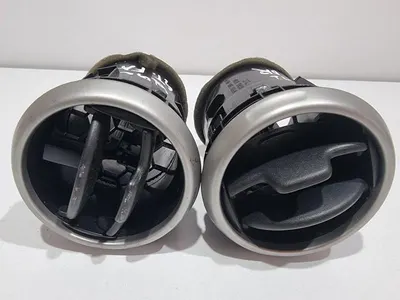 Set grile ventilatie fata (st si dr) 68760-JD10A Nissan Qashqai facelift (2010-2013) [J10]