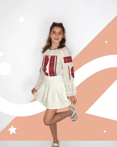 Ie traditionala fetite Mariana 3