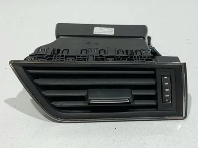 Grila ventilatie dreapta fata 3V0819702D Skoda Superb 3 (2015-2019)