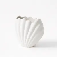 Vază decorativă scoică din ceramică jesmonite – 12×11×7 cm - Marmorată bej