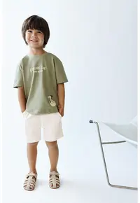 Tricou cu imprimeu si decolteu la baza gatului - Verde pal