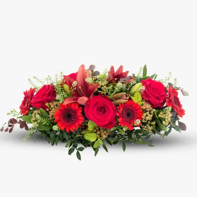 Aranjament funerar in nuante de rosu
