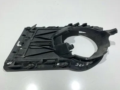 Grila proiector dreapta 5N0853666A Volkswagen Tiguan (2007-2011)