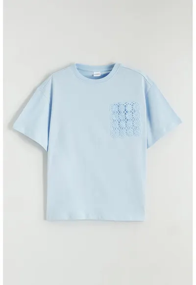 Tricou din bumbac cu insertie din dantela - Albastru pastel
