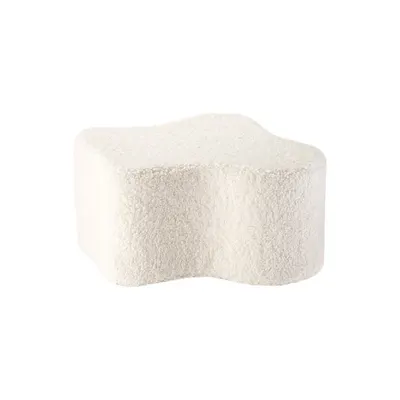 Puf de copii crem cu tapițerie din țesătură bouclé Cloud – Wigiwama