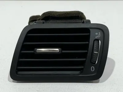 Grila ventilatie stanga fata 3C1819701F Volkswagen Passat CC (2008-2012)