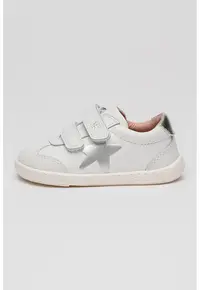Pantofi sport de piele cu velcro si imprimeu cu stele - Alb optic/Argintiu