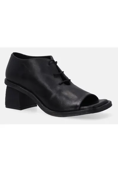 Pantofi din piele cu varf decupat si inchidere cu siret