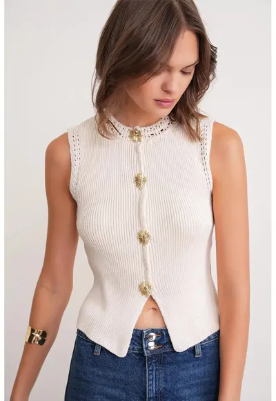 Vesta - Tricot - Crem - Detalii nasturi